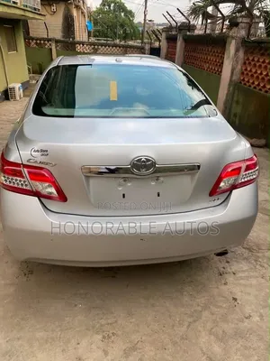 Toyota Camry 2011 Silver