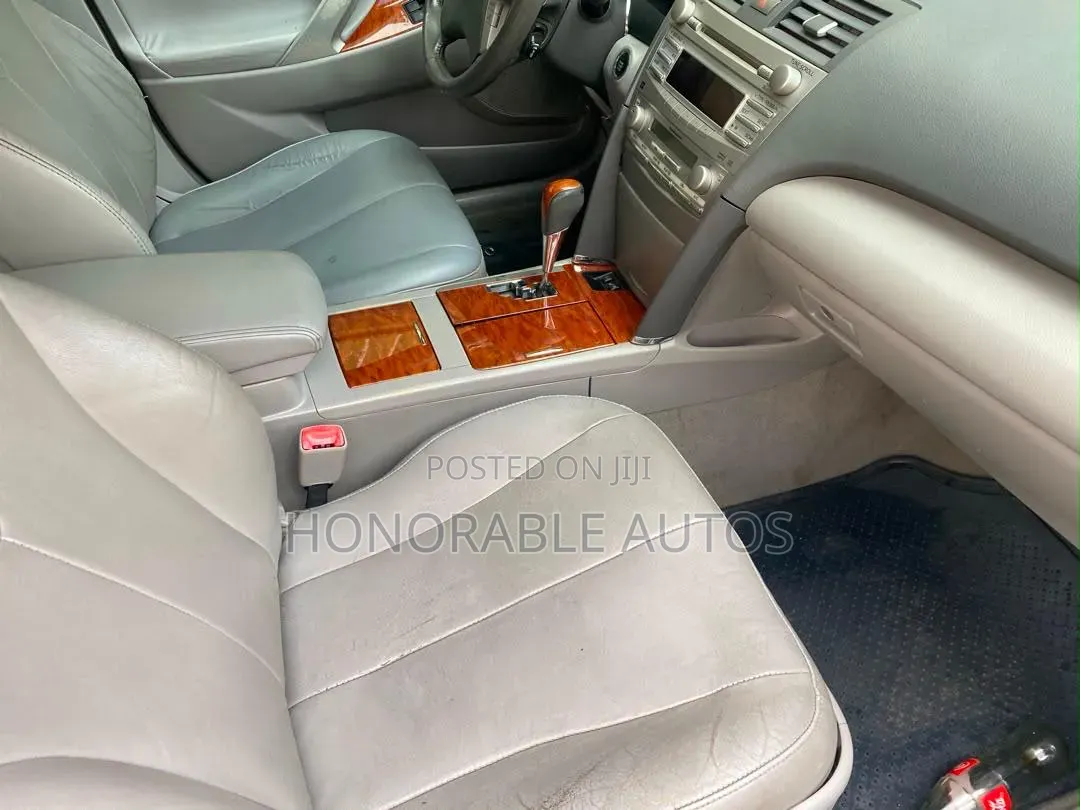 Toyota Camry 2011 Silver