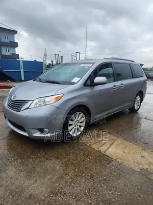 Toyota Sienna 2011