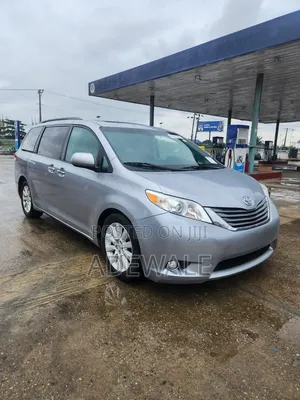 Toyota Sienna 2011
