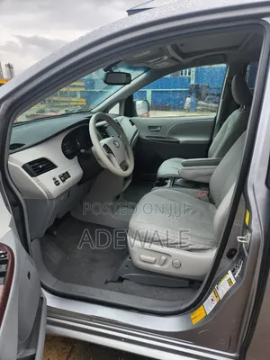 Toyota Sienna 2011