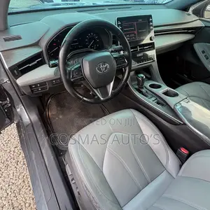 Toyota Avalon XLE FWD Sedan (3.5L V6 8A) 2019 Gray