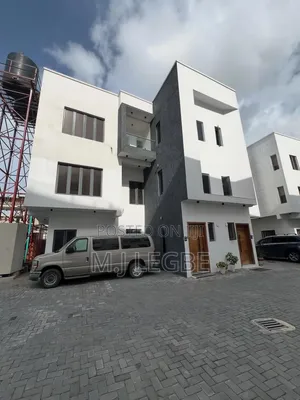 4bdrm Duplex in Phase1 for rent