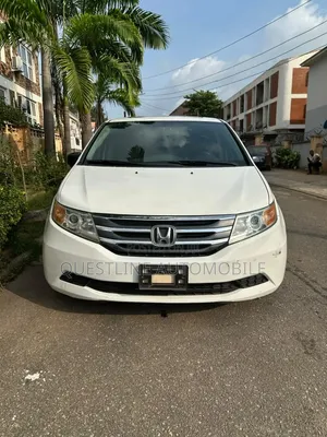 Honda Odyssey Touring 2013 White