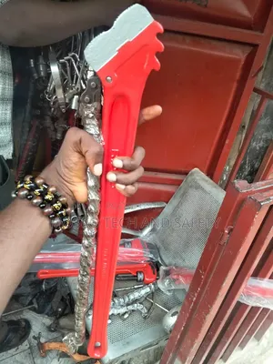 Heavy Duty Large Pipe Wrench (48")