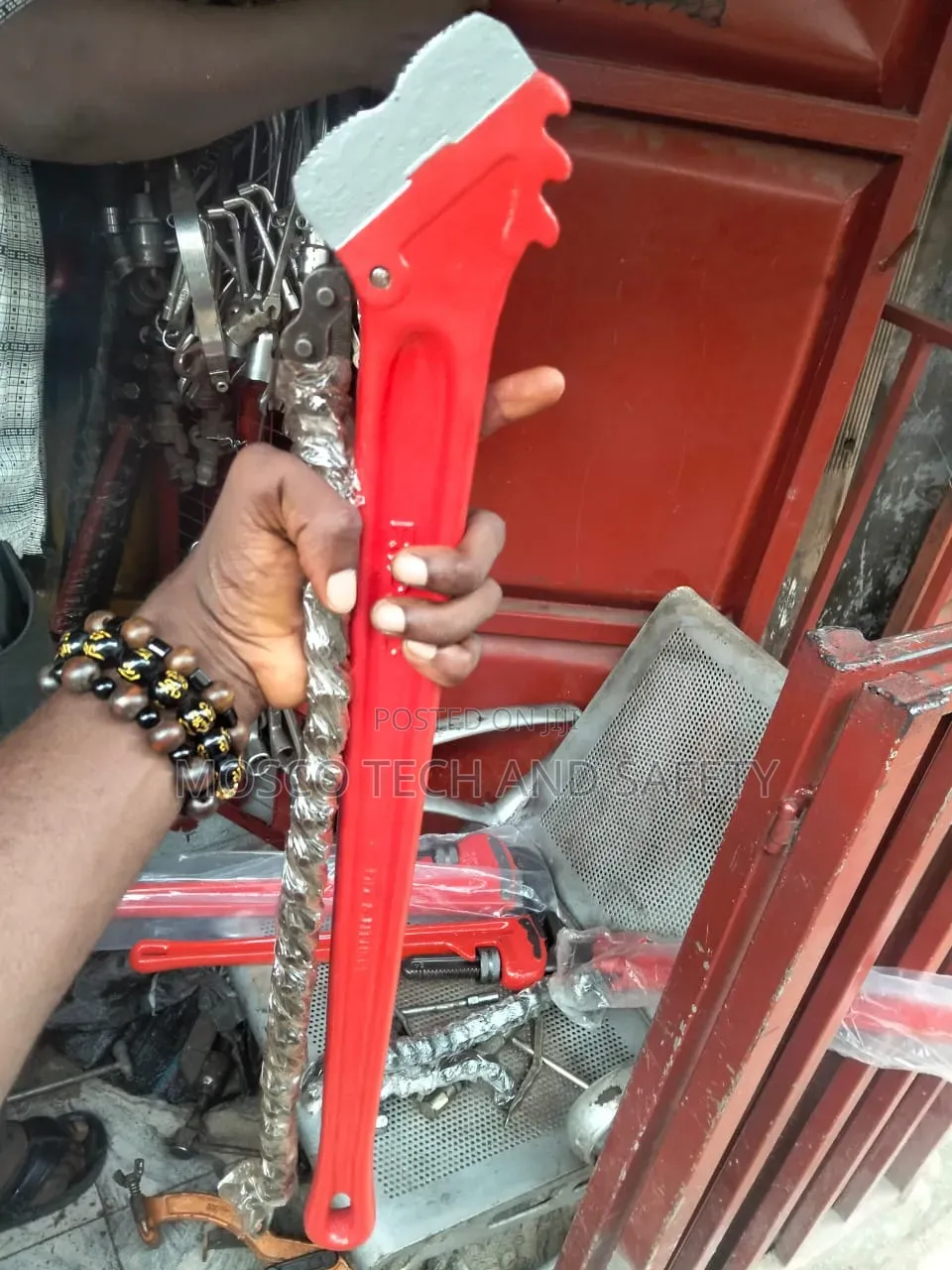 Heavy Duty Large Pipe Wrench (48")