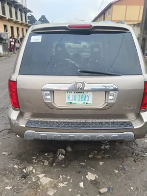 Honda Pilot 2004 Gold