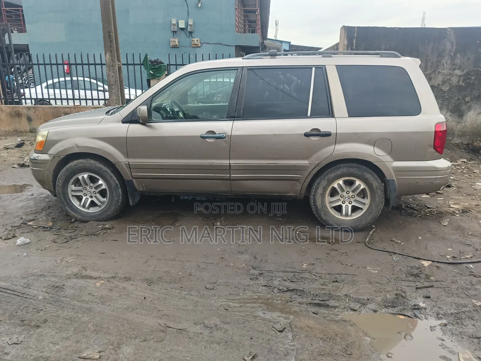 Honda Pilot 2004 Gold