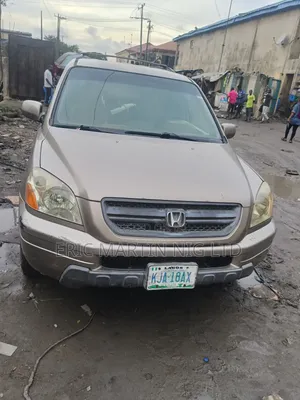 Honda Pilot 2004 Gold