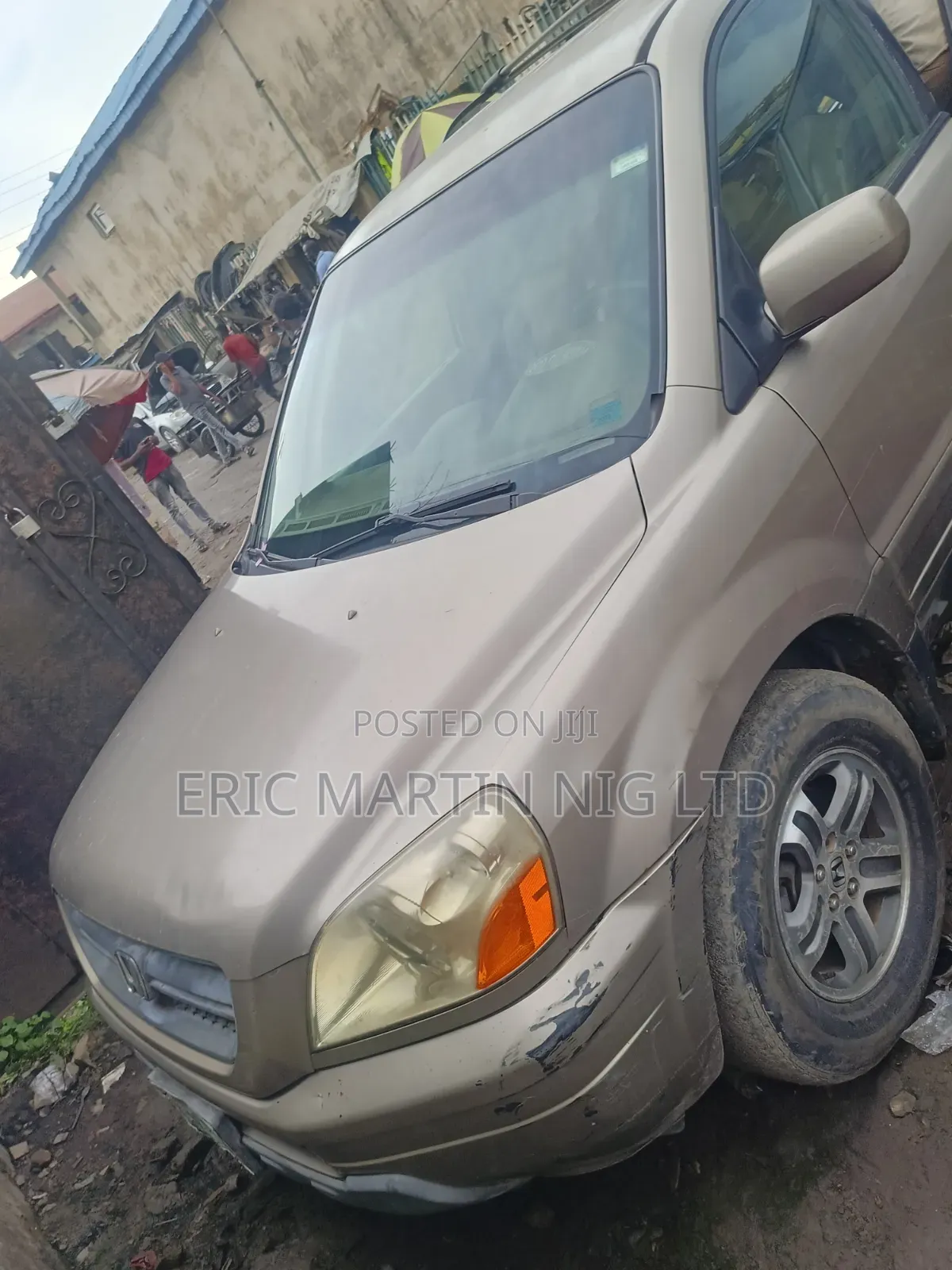 Honda Pilot 2004 Gold