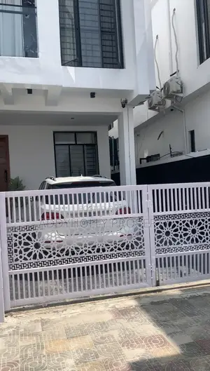 5bdrm Duplex in Ikota for rent