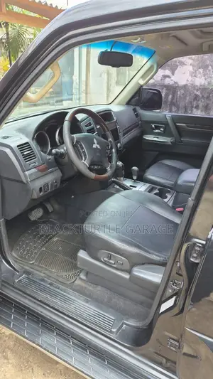 Mitsubishi Pajero 2015 Black