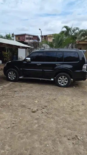 Mitsubishi Pajero 2015 Black
