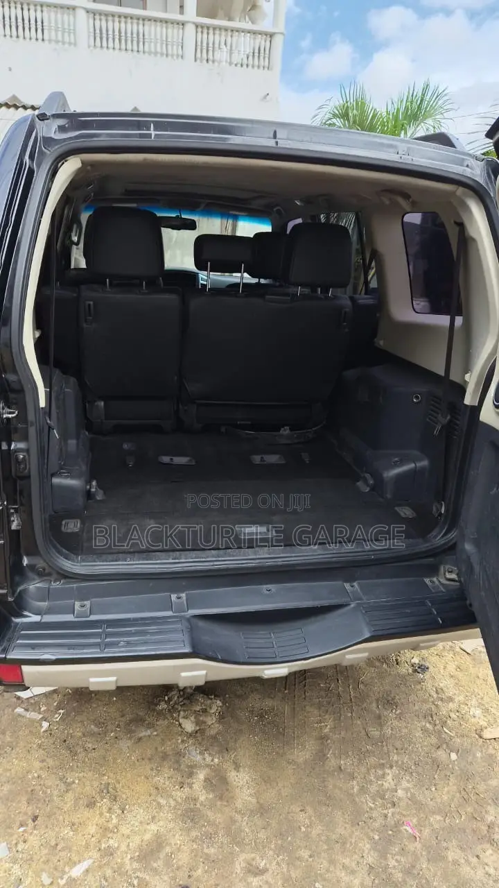 Mitsubishi Pajero 2015 Black