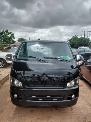 Toyota HiAce 2014 Black