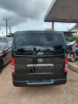 Toyota HiAce 2014 Black