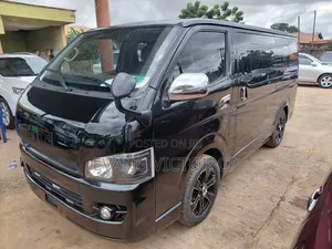 Toyota HiAce 2014 Black
