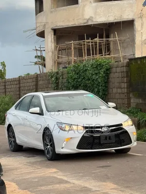 Toyota Camry XSE 4dr Sedan (2.5l 4cyl 6A) 2016 White