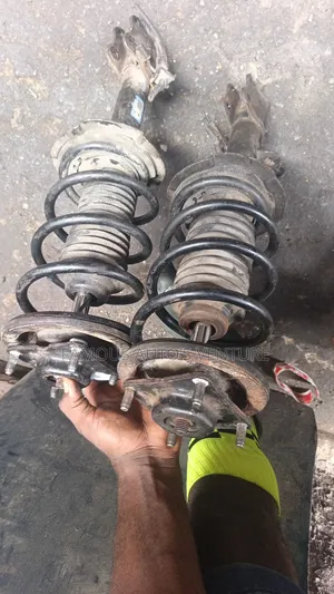 Front Shock Absorbers Ford Escape 2003