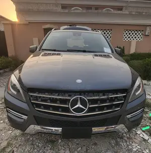 Mercedes-Benz M Class ML350 4dr SUV (3.5L 6cyl 7A) 2015 Black