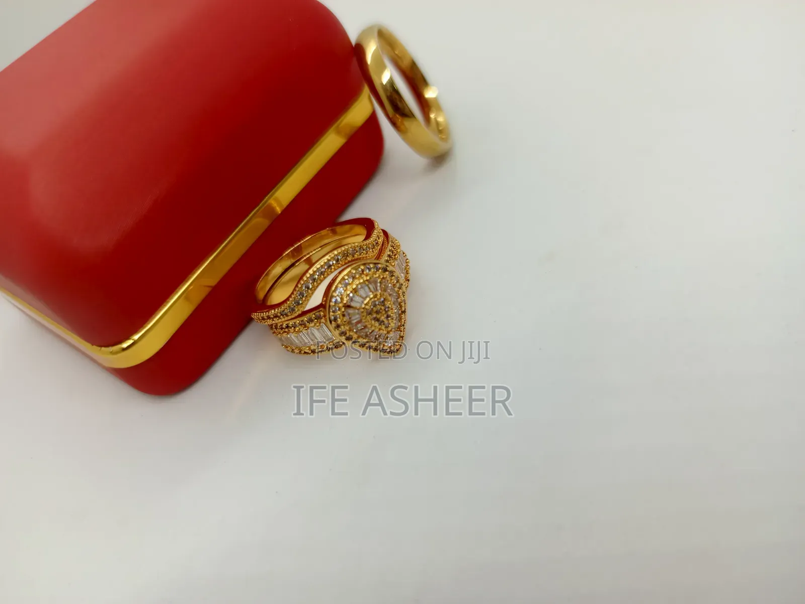 Classic Gold Set of Wedding Ring