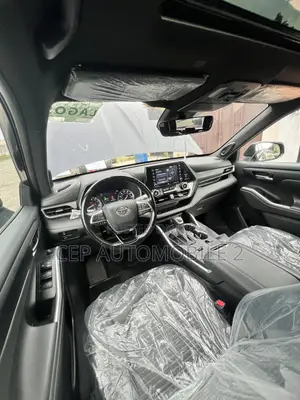 Toyota Highlander XSE 2021 Blue