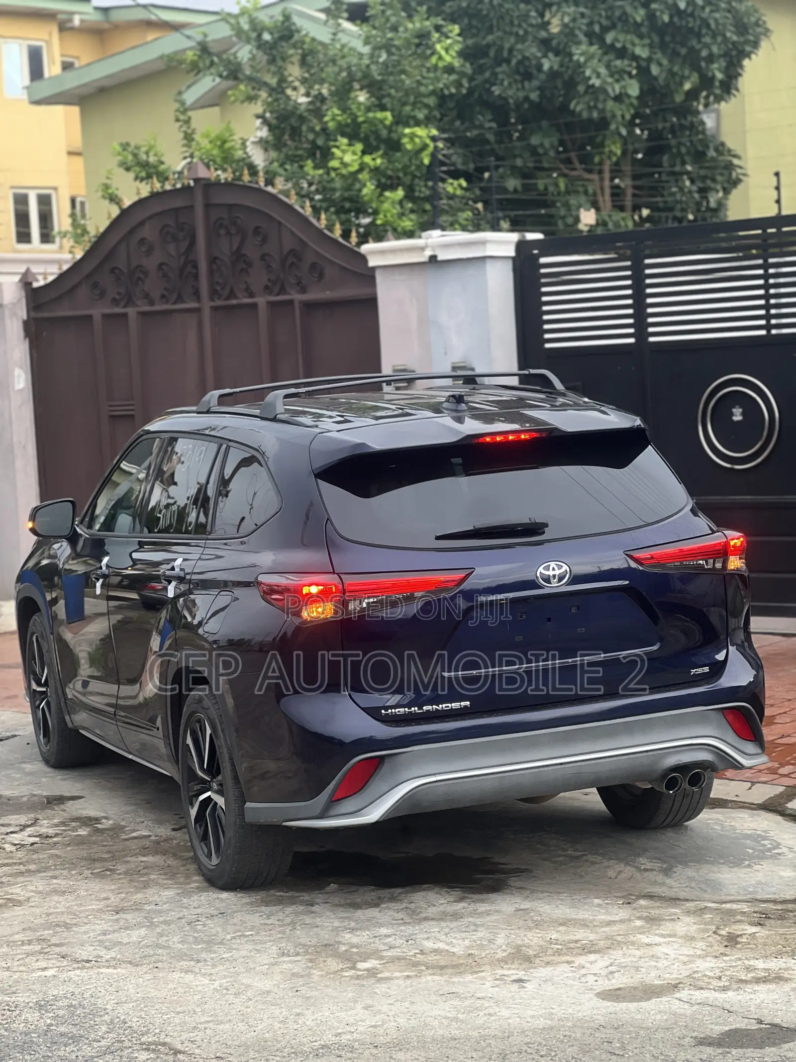 Toyota Highlander XSE 2021 Blue