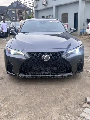 Lexus IS 2022