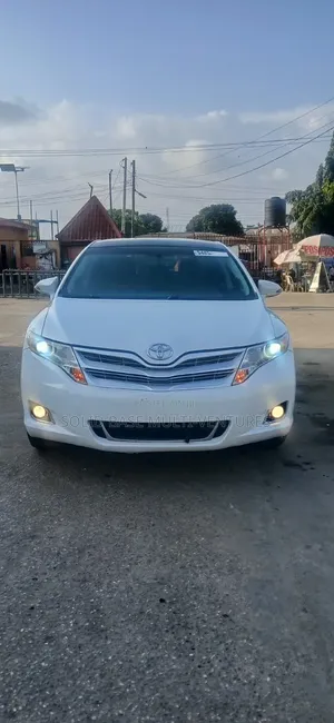Toyota Venza XLE 2016 White