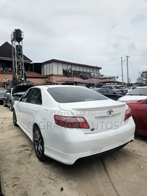 Toyota Camry SE V6 4dr Sedan (3.5L 6cyl 6AM) 2010 White