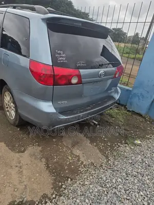 Toyota Sienna 2009 Blue
