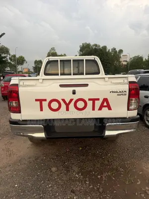 Toyota Hilux 2017 White