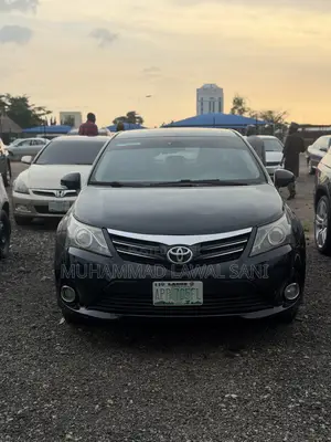 Toyota Avensis 2013 Black