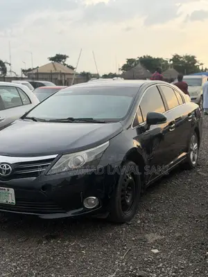 Toyota Avensis 2013 Black