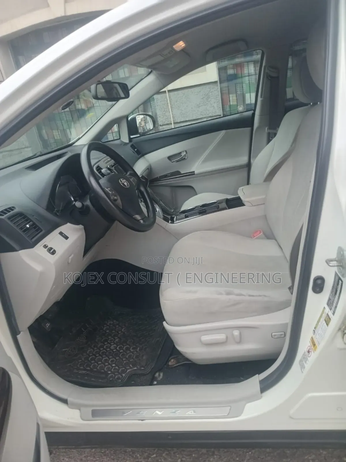 Toyota Venza 2012 White