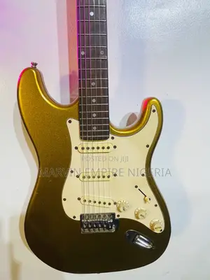 Nevada Lead Electric Guitar With Tremolo Bar Hand Gear + Free Bag
