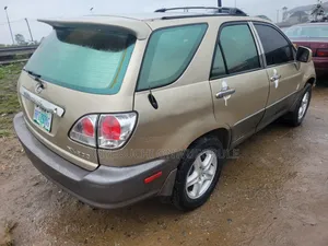 Lexus RX 2000 Gold