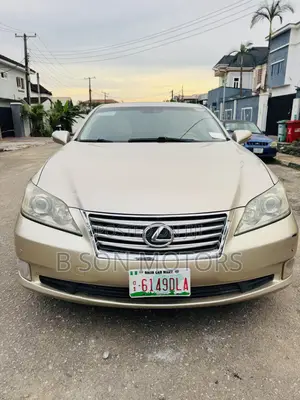 Lexus ES 350 2011 Gold