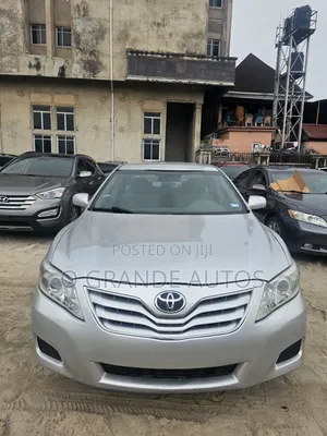 Toyota Camry LE 4dr Sedan (2.5L 4cyl 6AM) 2010 Silver