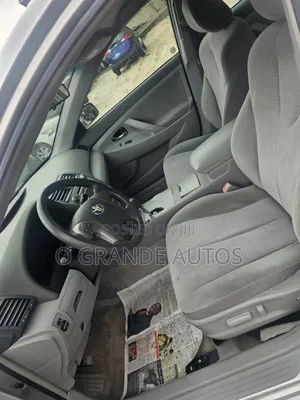 Toyota Camry LE 4dr Sedan (2.5L 4cyl 6AM) 2010 Silver