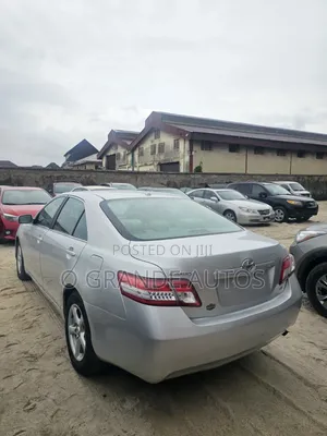 Toyota Camry LE 4dr Sedan (2.5L 4cyl 6AM) 2010 Silver