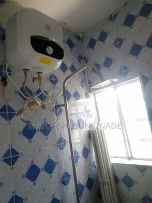 1bdrm Room & Parlour in Ologuneru for rent