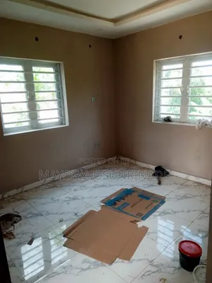1bdrm Room & Parlour in Ologuneru for rent