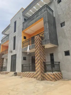 3bdrm Block of Flats in Cluster 5, FHA for rent