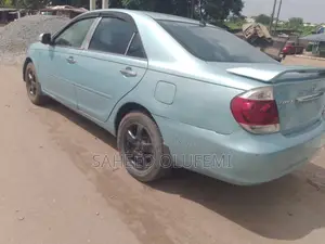 Toyota Camry 2005 Blue