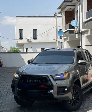 Toyota Hilux 2020 Silver