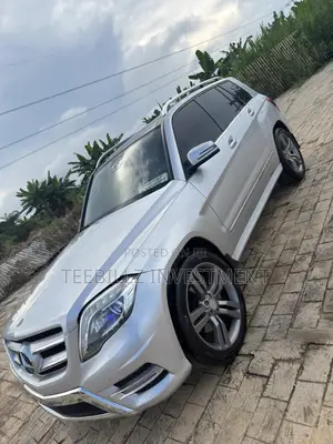 Mercedes-Benz GLK-Class Base GLK 350 4dr AWD 4MATIC (3.5L 6cyl 7A) 2015