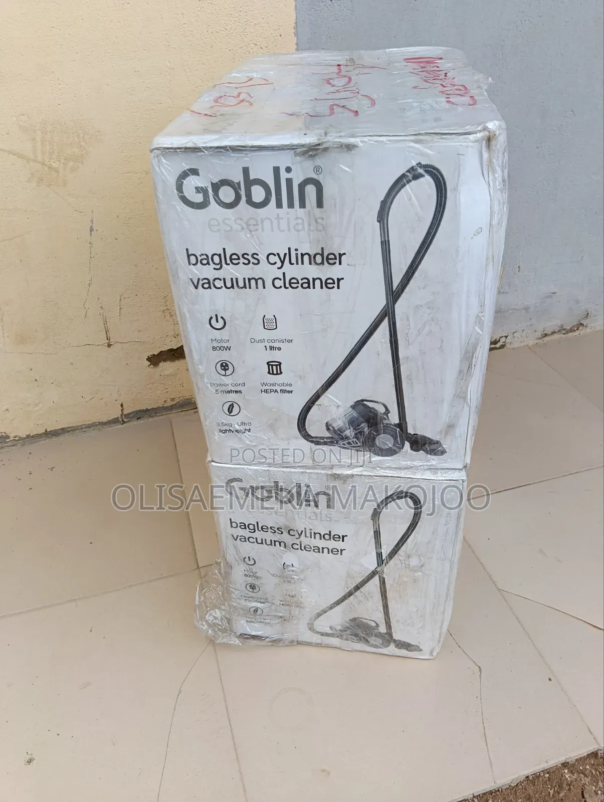 Vacuum Cleaner With All Accessories