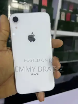 Apple iPhone XR 64 GB White