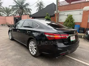 Toyota Avalon Limited Sedan FWD (3.5L 6cyl 6A) 2013 Black